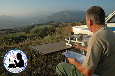 Paco y la Sierra de Ubrique al fondo Paco y la Sierra de Ubrique al fondo